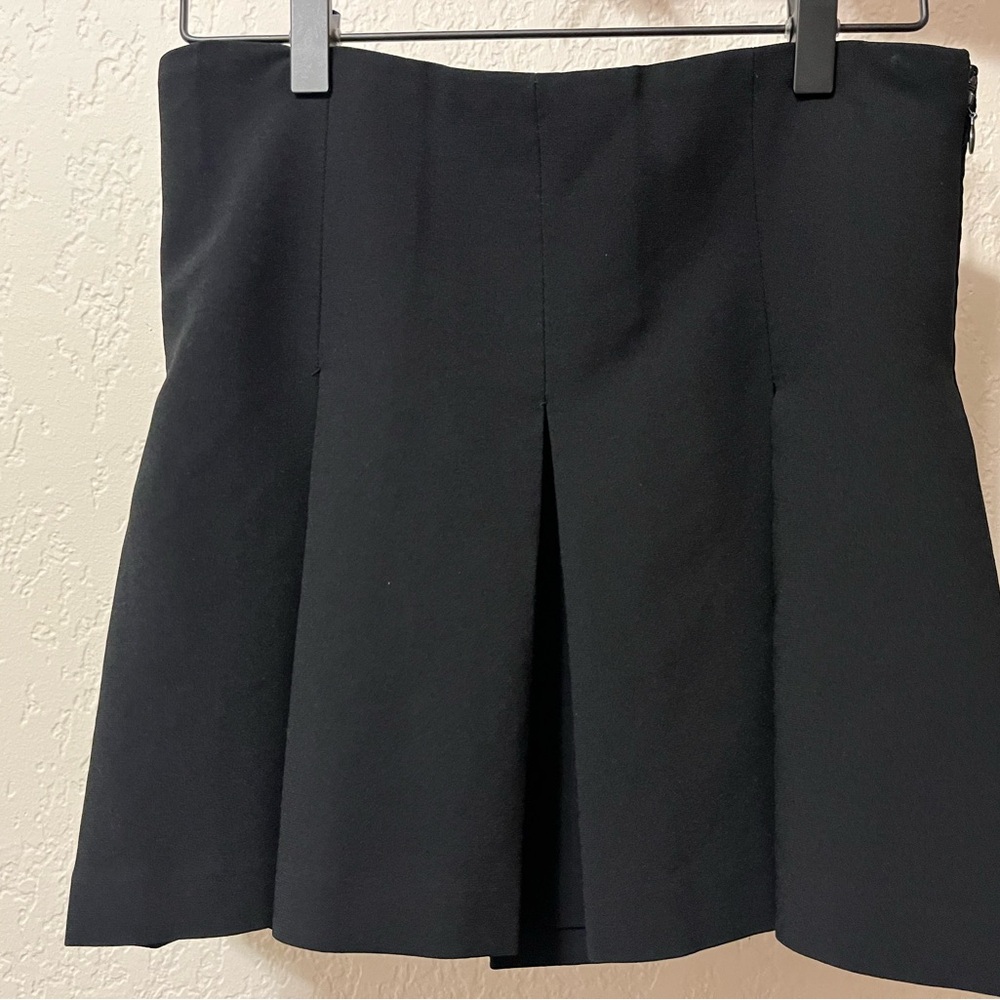 Babaton Black Pleated Mini Skirt